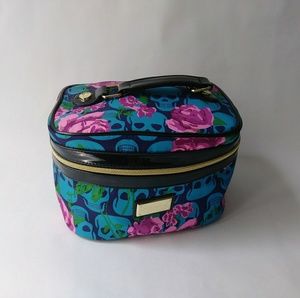 Betsey Johnson makeup bag🌹